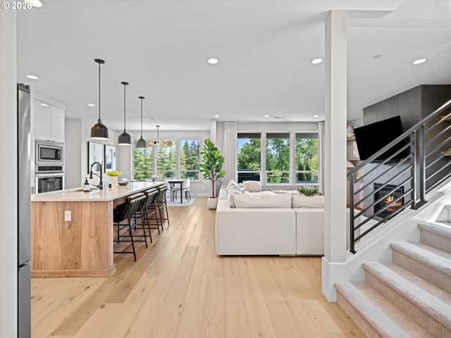 2400 N S St, Washougal, WA 98671