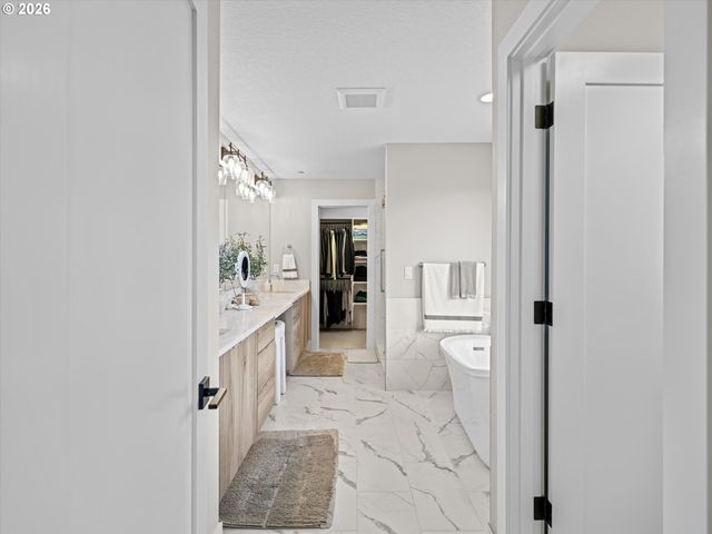 2400 N S St, Washougal, WA 98671