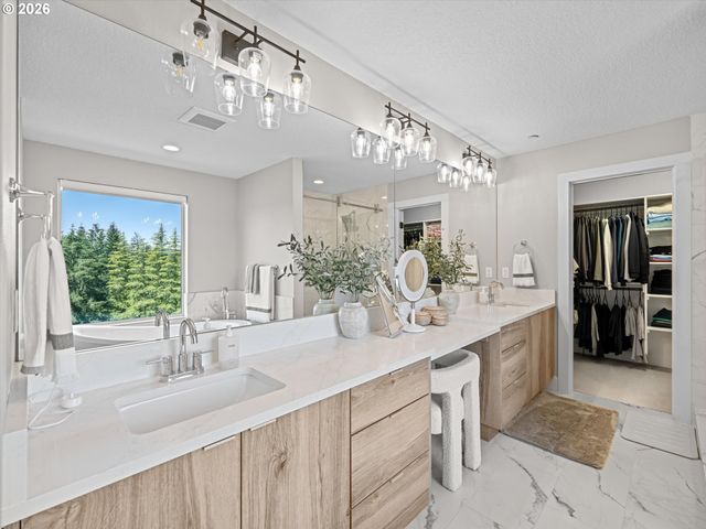 2400 N S St, Washougal, WA 98671