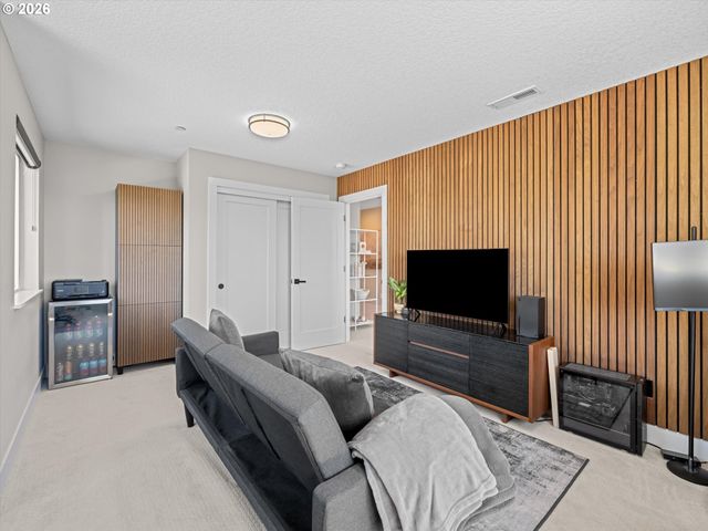 2400 N S St, Washougal, WA 98671