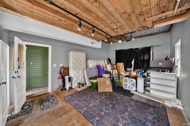 302 Ostemo Place, South Bend, IN 46617