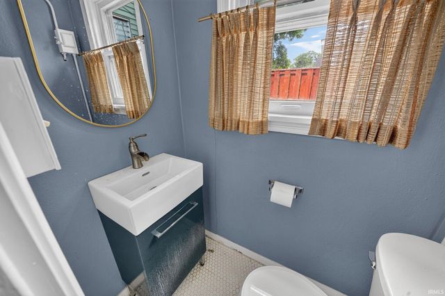 302 Ostemo Place, South Bend, IN 46617