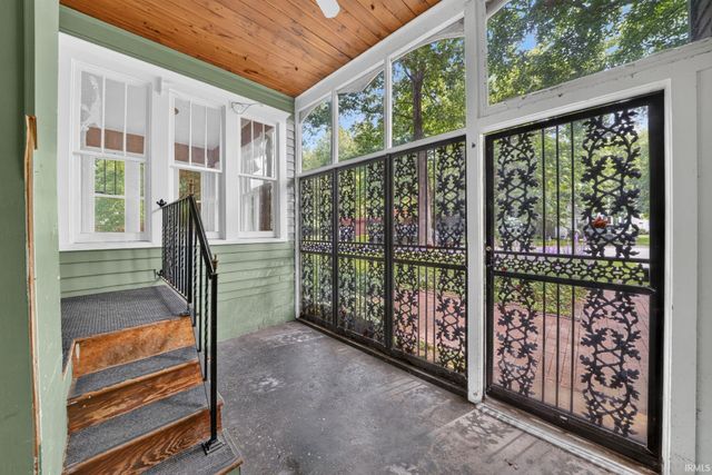 302 Ostemo Place, South Bend, IN 46617