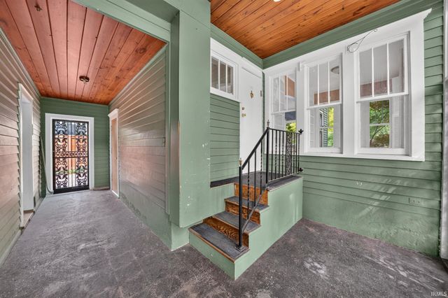 302 Ostemo Place, South Bend, IN 46617