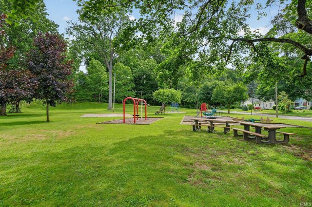 302 Ostemo Place, South Bend, IN 46617