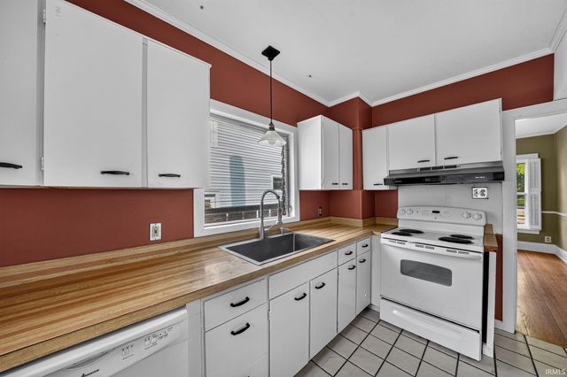 302 Ostemo Place, South Bend, IN 46617