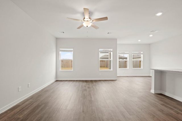 11006 Youngquist Drive, Mont Belvieu, TX 77535