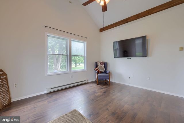 1605 LIME VALLEY RD, Strasburg, PA 17579