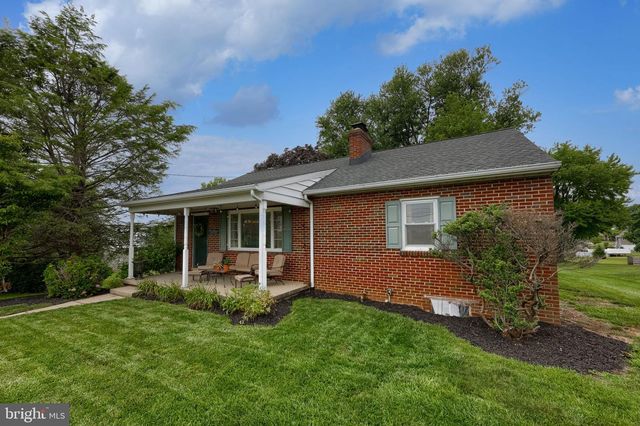 1605 LIME VALLEY RD, Strasburg, PA 17579
