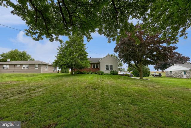 1605 LIME VALLEY RD, Strasburg, PA 17579
