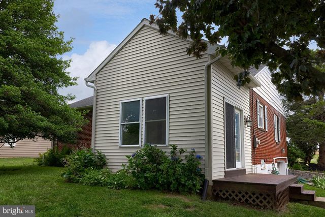 1605 LIME VALLEY RD, Strasburg, PA 17579