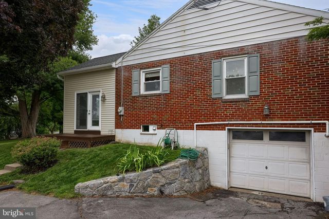 1605 LIME VALLEY RD, Strasburg, PA 17579