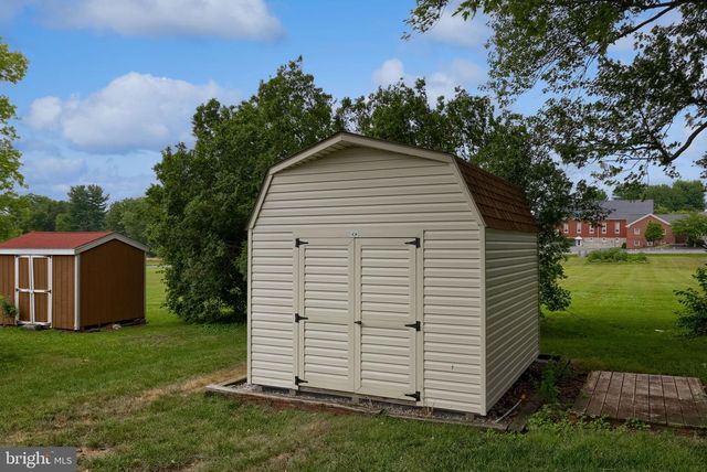 1605 LIME VALLEY RD, Strasburg, PA 17579