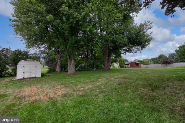 1605 LIME VALLEY RD, Strasburg, PA 17579