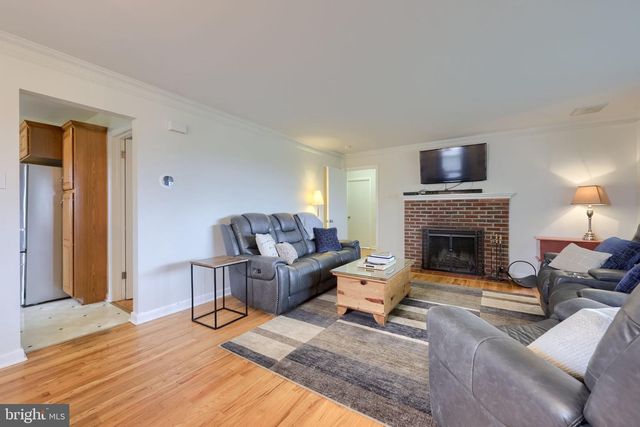 1605 LIME VALLEY RD, Strasburg, PA 17579