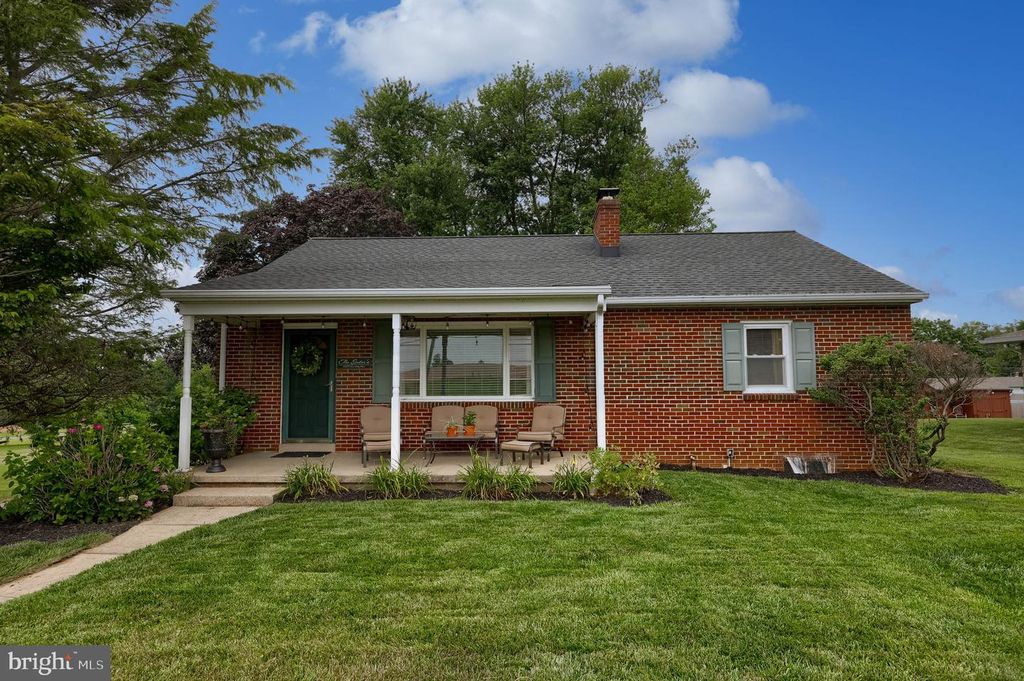 1605 LIME VALLEY RD, Strasburg, PA 17579