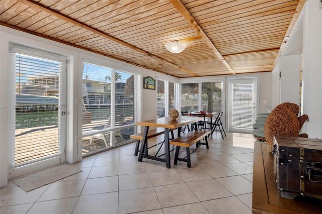 230 Jolly Roger Dr, Key Largo, FL 33037