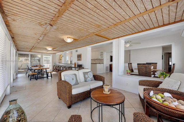 230 Jolly Roger Dr, Key Largo, FL 33037