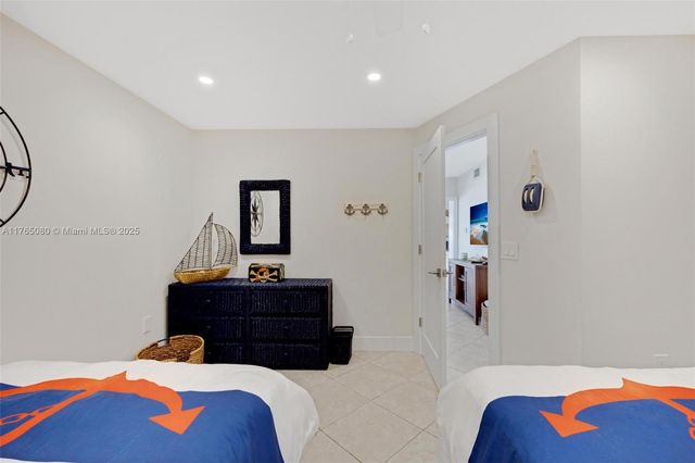 230 Jolly Roger Dr, Key Largo, FL 33037