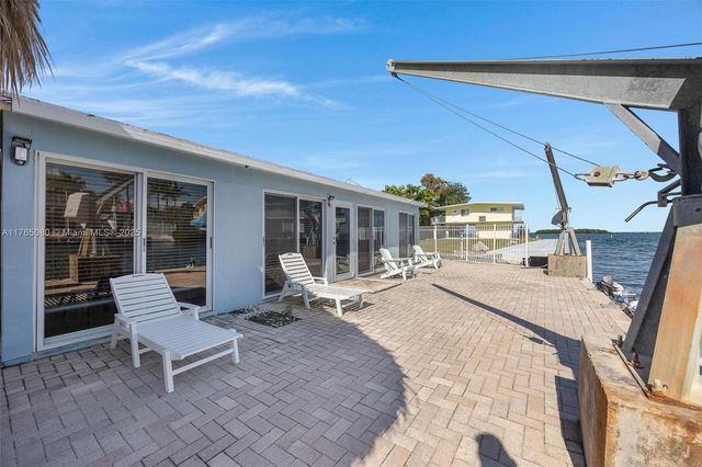 230 Jolly Roger Dr, Key Largo, FL 33037