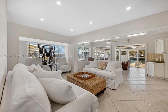 230 Jolly Roger Dr, Key Largo, FL 33037