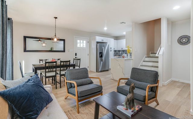 531 S Monumental St Apt 1101, San Antonio, TX 78203