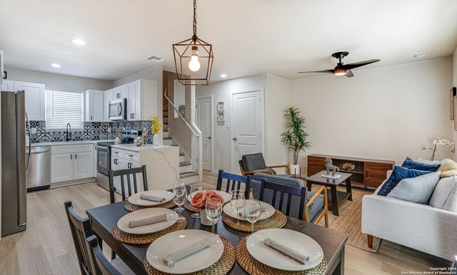 531 S Monumental St Apt 1101, San Antonio, TX 78203