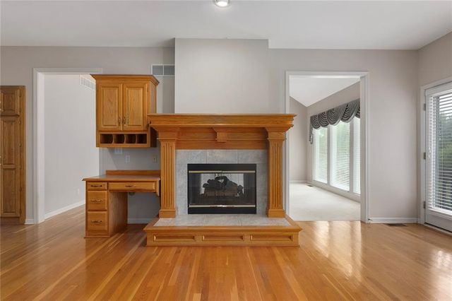 2617 SW 10th Street, Lee's Summit, MO 64081