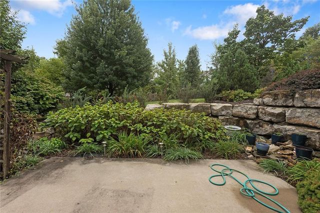 2617 SW 10th Street, Lee's Summit, MO 64081