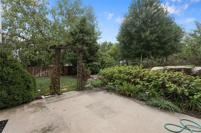 2617 SW 10th Street, Lee's Summit, MO 64081