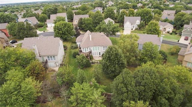 2617 SW 10th Street, Lee's Summit, MO 64081
