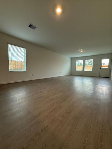 18753 Loom Drive, Conroe, TX 77306