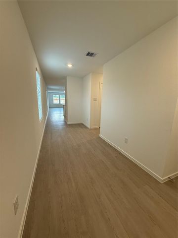 18753 Loom Drive, Conroe, TX 77306