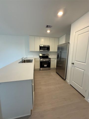 18753 Loom Drive, Conroe, TX 77306