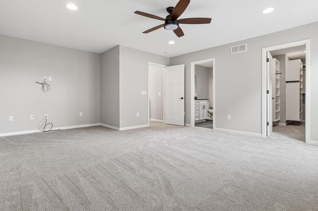 18072 Hyde Park Avenue, Lakeville, MN 55044