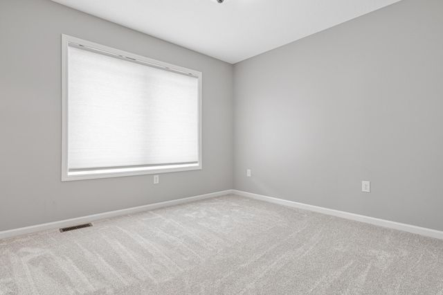 18072 Hyde Park Avenue, Lakeville, MN 55044