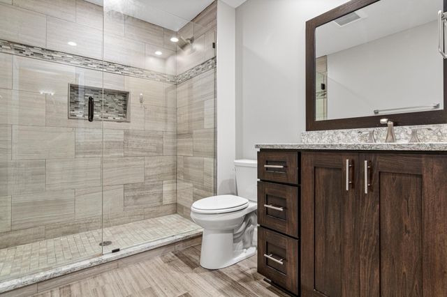 18072 Hyde Park Avenue, Lakeville, MN 55044