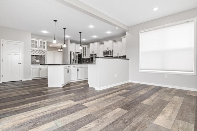 18072 Hyde Park Avenue, Lakeville, MN 55044