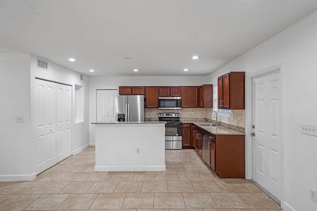 3525 NW 114th Lane 3529, Coral Springs, FL 33065