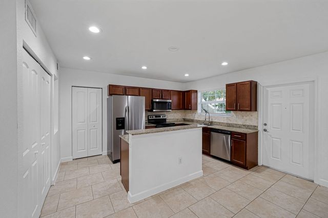 3525 NW 114th Lane 3529, Coral Springs, FL 33065