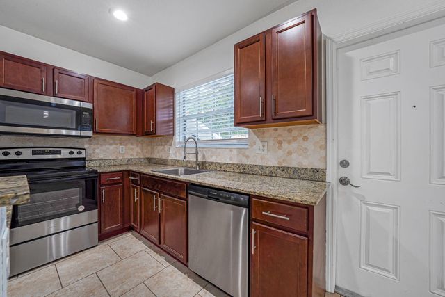 3525 NW 114th Lane 3529, Coral Springs, FL 33065