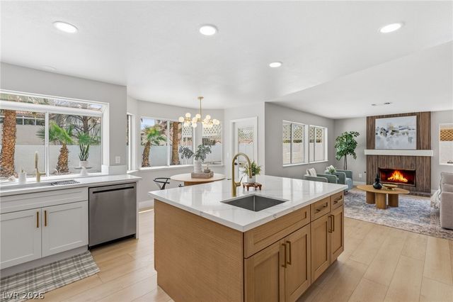 9725 Cascade Falls Avenue, Las Vegas, NV 89117