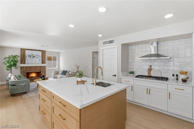 9725 Cascade Falls Avenue, Las Vegas, NV 89117