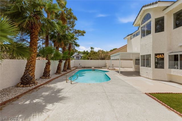 9725 Cascade Falls Avenue, Las Vegas, NV 89117