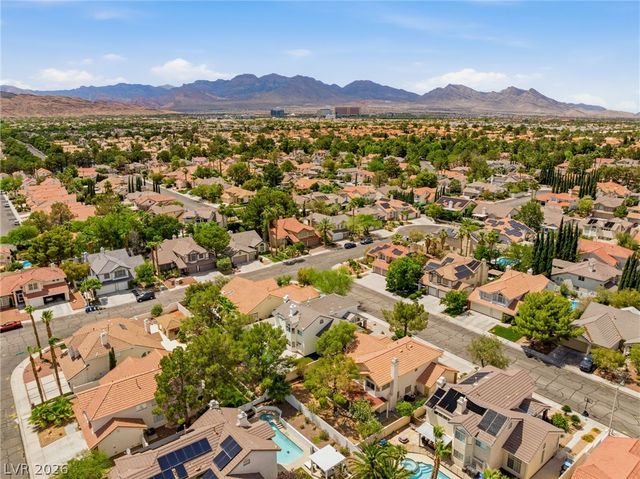 9725 Cascade Falls Avenue, Las Vegas, NV 89117