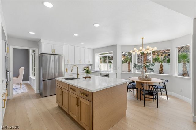 9725 Cascade Falls Avenue, Las Vegas, NV 89117