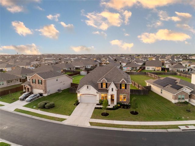 214 Chickasaw LN, Hutto, TX 78634