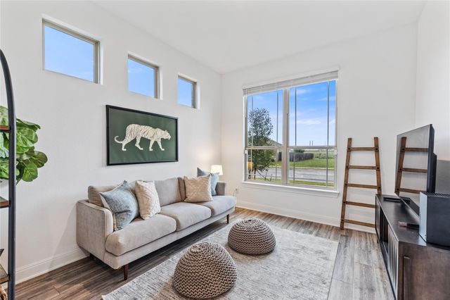 214 Chickasaw LN, Hutto, TX 78634