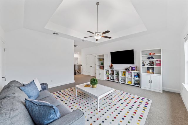 214 Chickasaw LN, Hutto, TX 78634