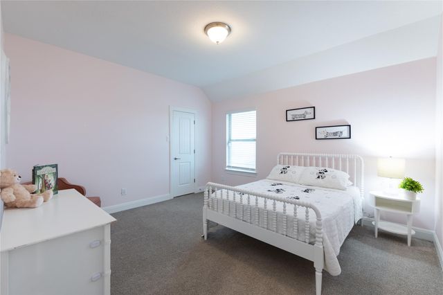 214 Chickasaw LN, Hutto, TX 78634